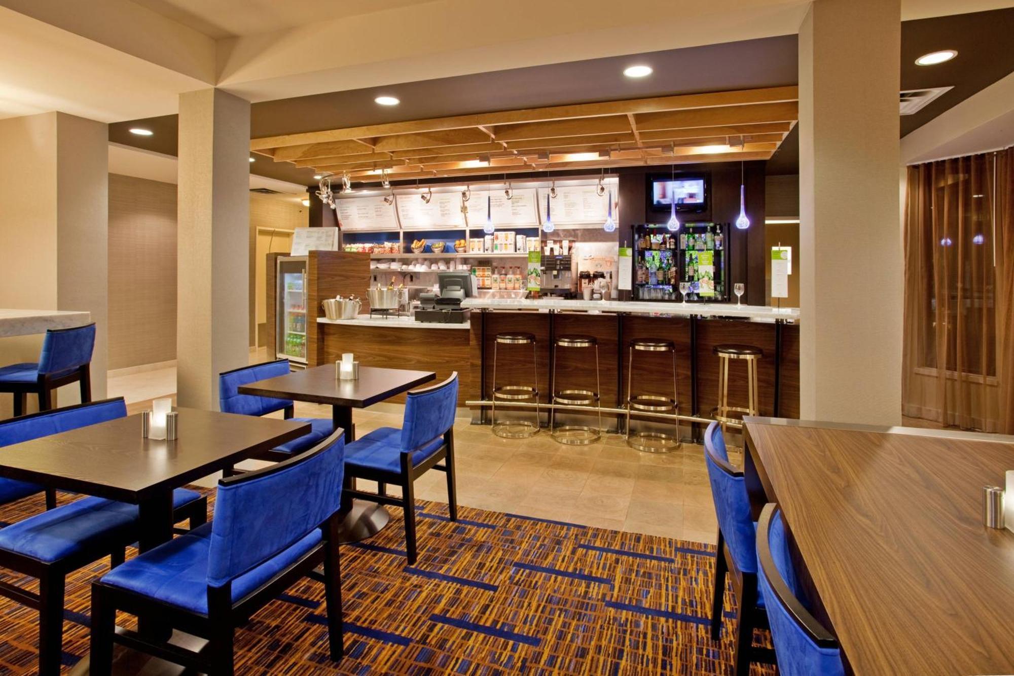 Courtyard Houston Sugar Land/Stafford Hotel Exterior foto